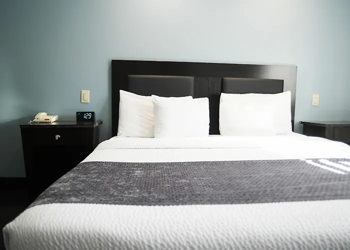 Days Inn By Wyndham West Covina