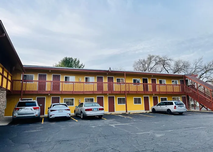 Clayton House Motel