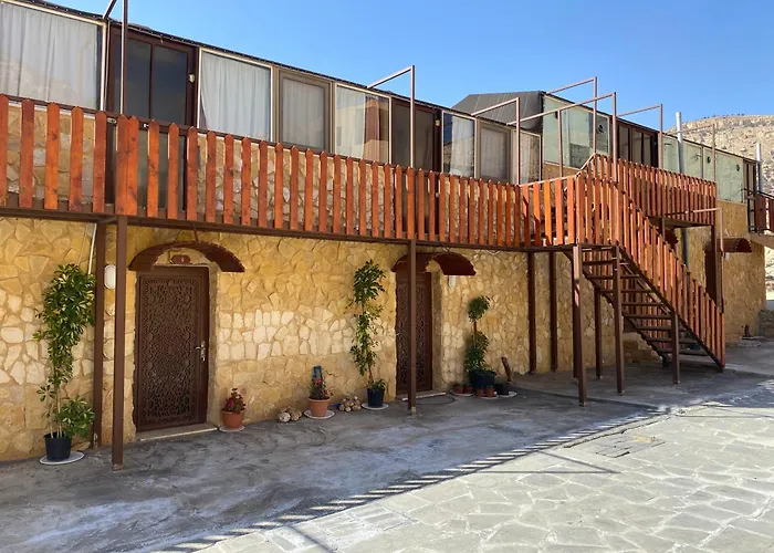 Dana Trail Hotel