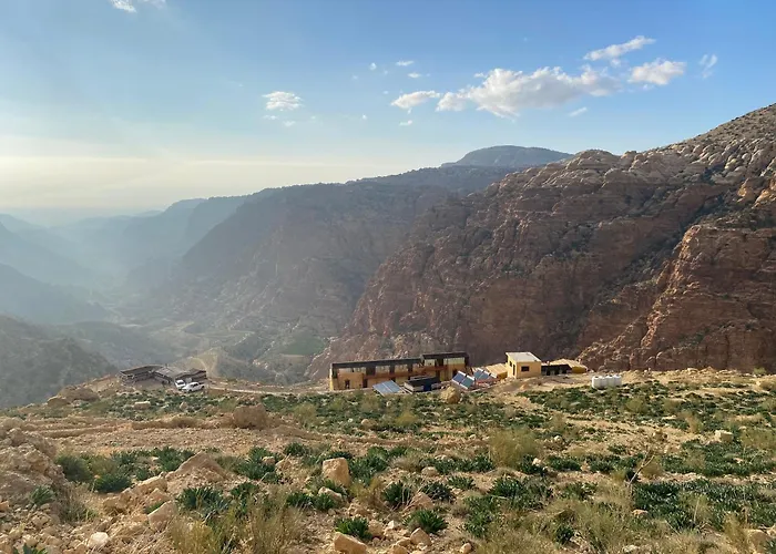 Dana Trail Hotel