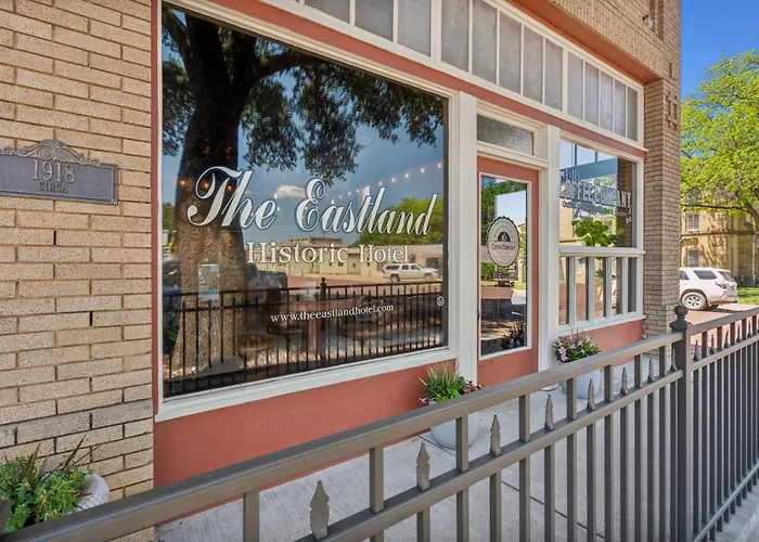 The Justin Room At The Eastland Historic Hotel