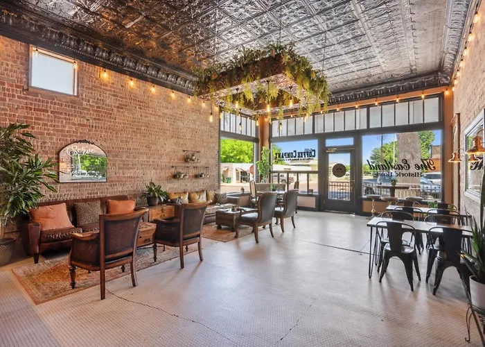 The Eastland Historic Hotel- Hondo Room