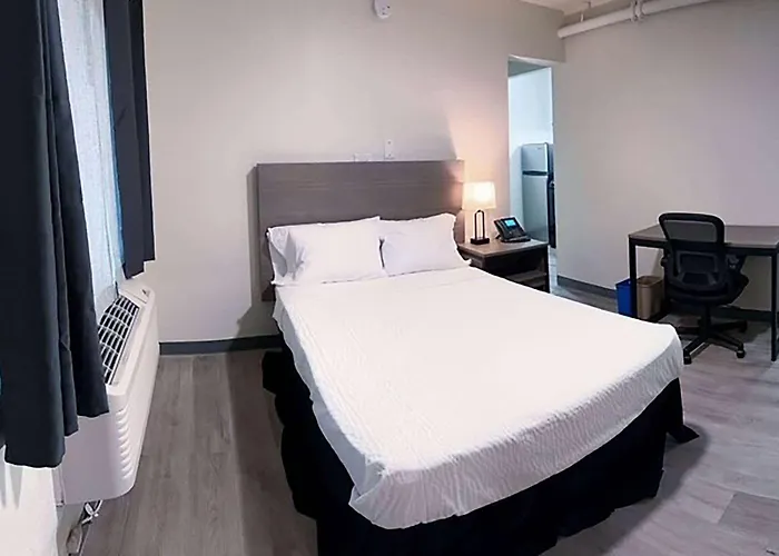 Studio City Suites, A Travelodge By Wyndham