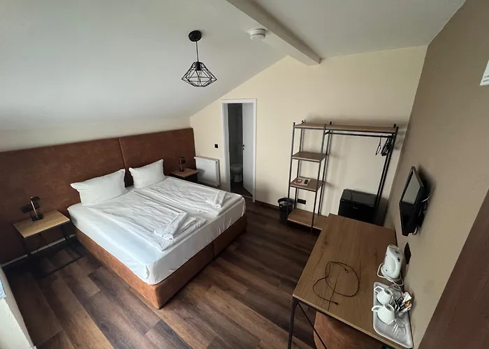 Hotel Capitol Zentrum - 24H -