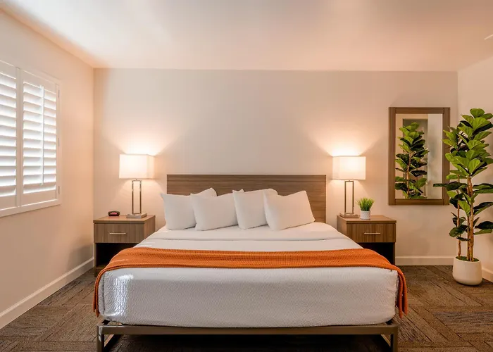 Inn At Moss Landing Point