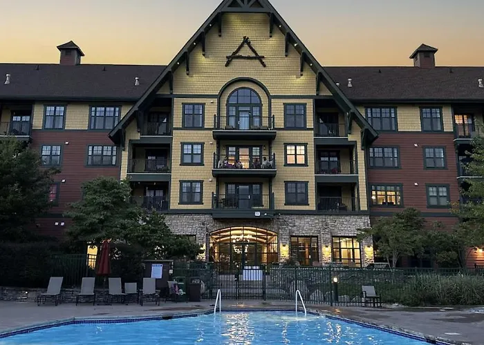 Cozy Mountain View Condo