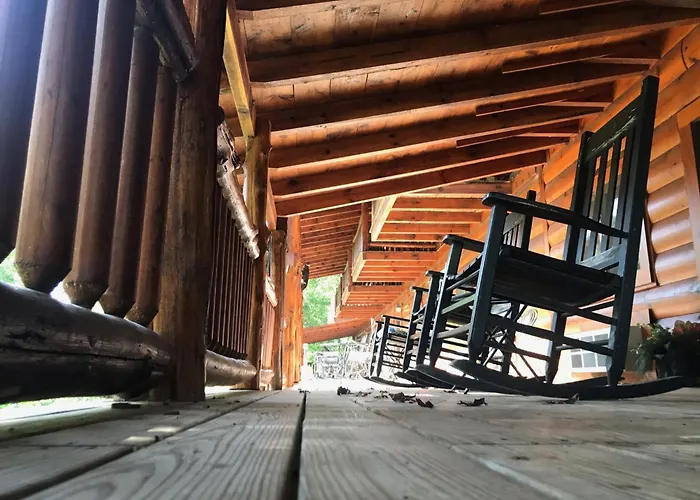Riverfront Lodge
