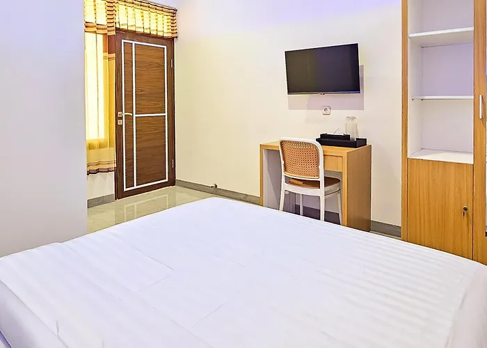 Urbanview Mj Hotel Syariah Cirebon By Reddoorz