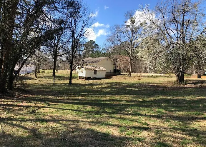 Beautiful Farmhouse Near Atlanta'S Airport!