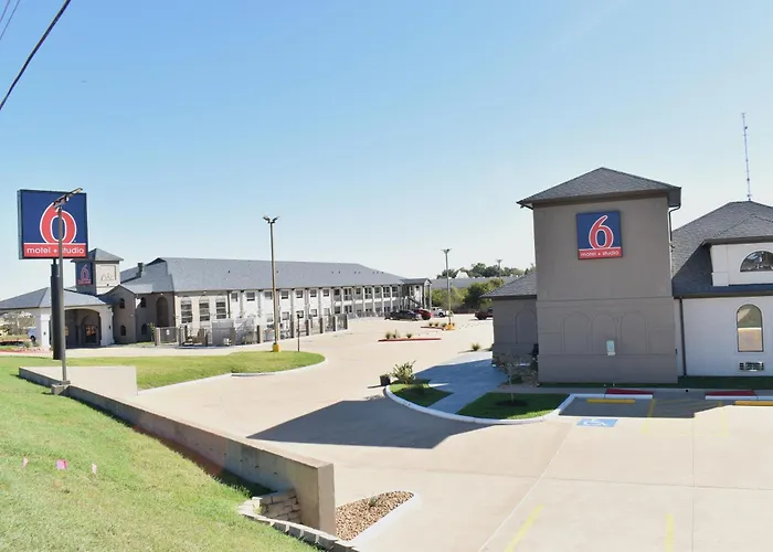 Studio 6 Suites Brenham, Tx