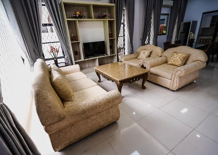 Peaceful Home For Big Groups