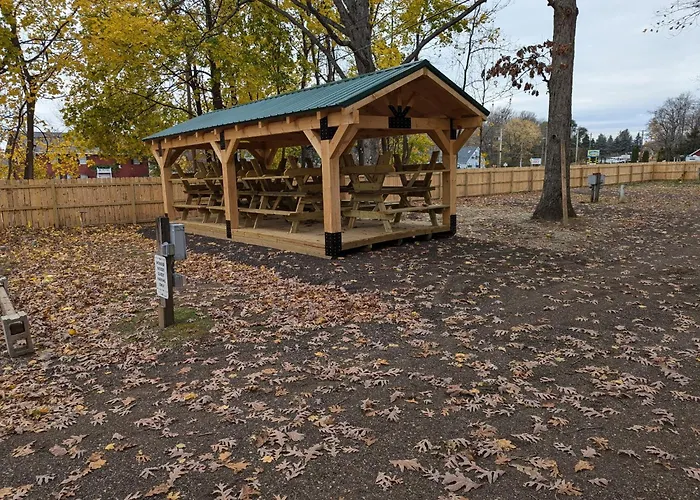 Sister Lakes Glamping Cabin At Wonder Woods #4