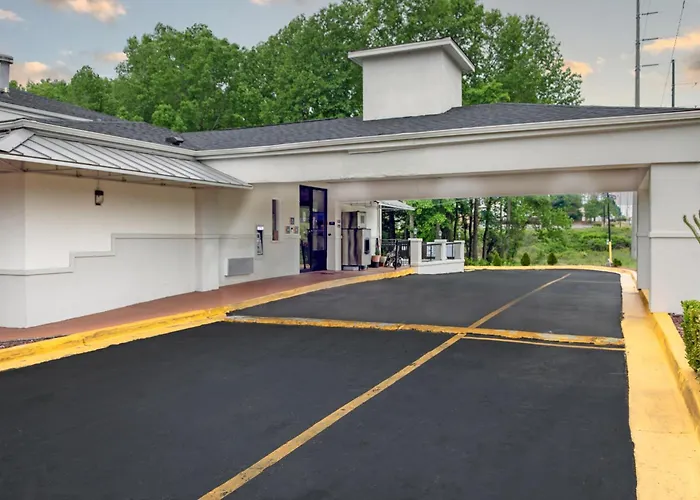 Days Inn By Wyndham Augusta Fort Eisenhower
