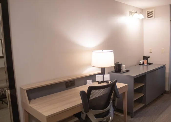 Country Inn & Suites By Radisson, Big Rapids, Mi