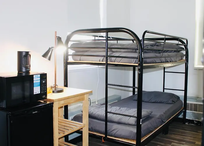 Queen Nest Hotel