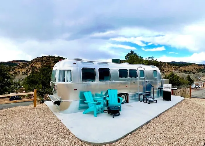 Stargazing From Airstream Landing In East Zion