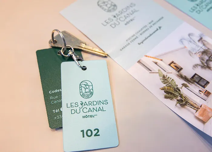 Hotel Les Jardins Du Canal - Piscine Chauffee A 28 Degres - Parking Gratuit - Garage - Bornes Electriques - Accueil Velos Et Motos - Kids Friendly-Solaire Ecoresponsable