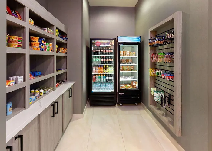 La Quinta Inn & Suites By Wyndham Desoto