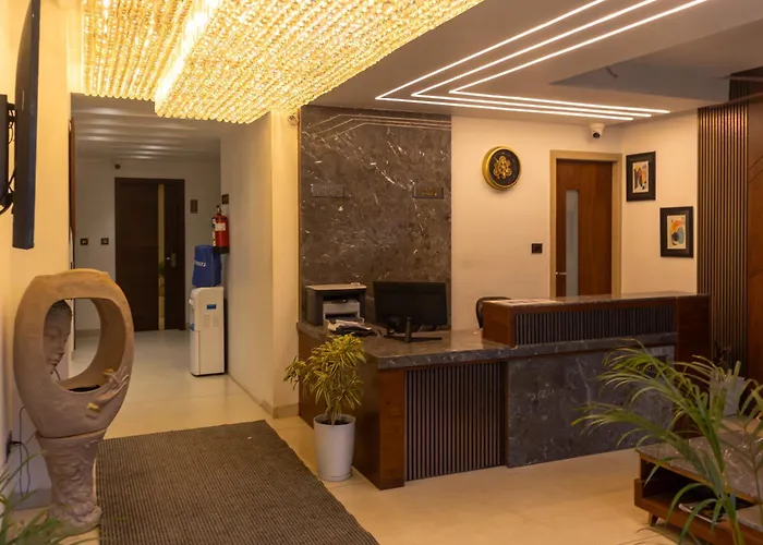 Hotel Divine Peak