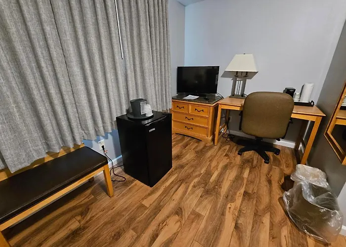 Captain'S Inn And Suites