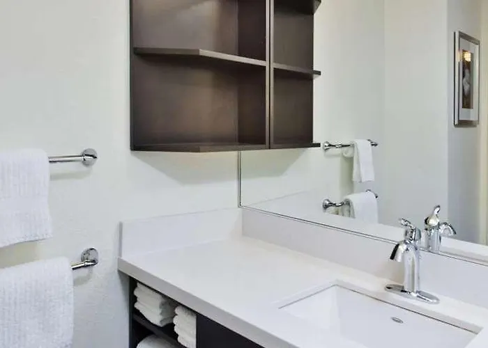 Sonesta Simply Suites Lansing