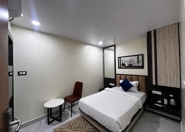 Hotel Soumya Sarovar