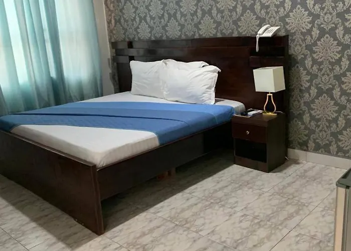 Lavimac Royal Hotel
