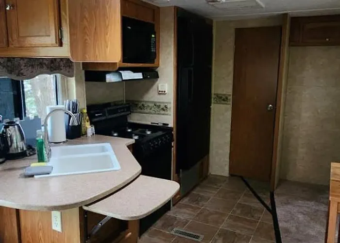 Lakefront Rv Cottage In Parry Sound #2