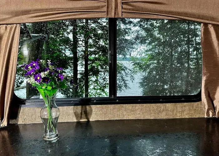 Lakefront Rv Cottage In Parry Sound #18