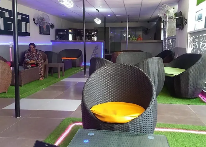 Glandov Suites