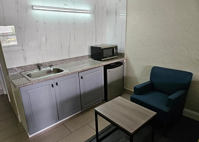 Deluxe Inn - Sarasota