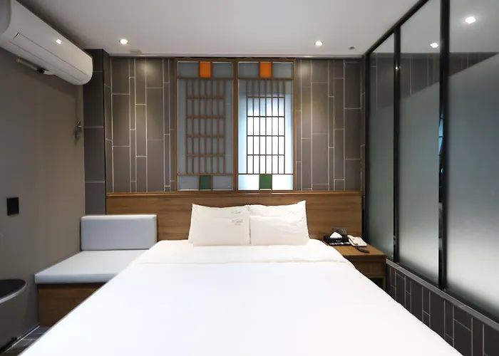 Almond Hotel Busan Station