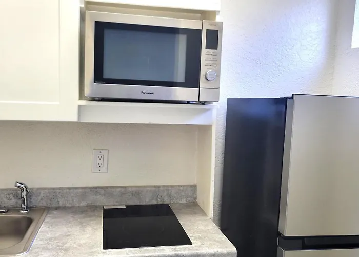 Mc Pacific Inn & Suites Torrance