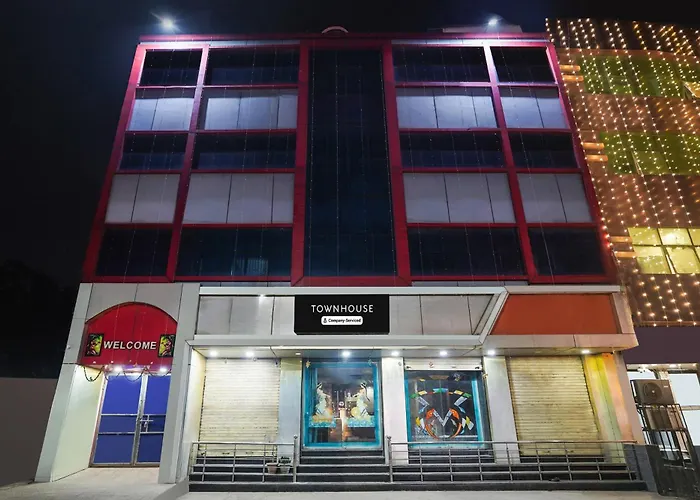 Super Townhouse Butler Road Near Maripur Chowk