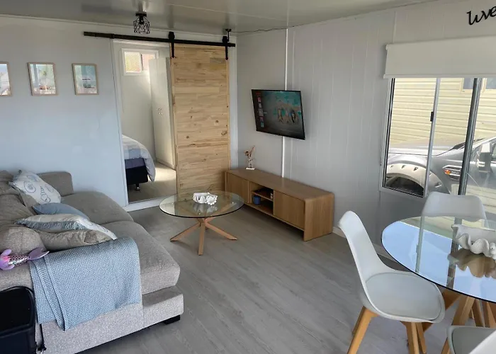 Cozy Cabin By The Beach
