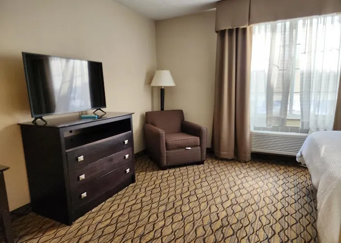 Holiday Inn Express Hotel & Suites Cadillac By Ihg