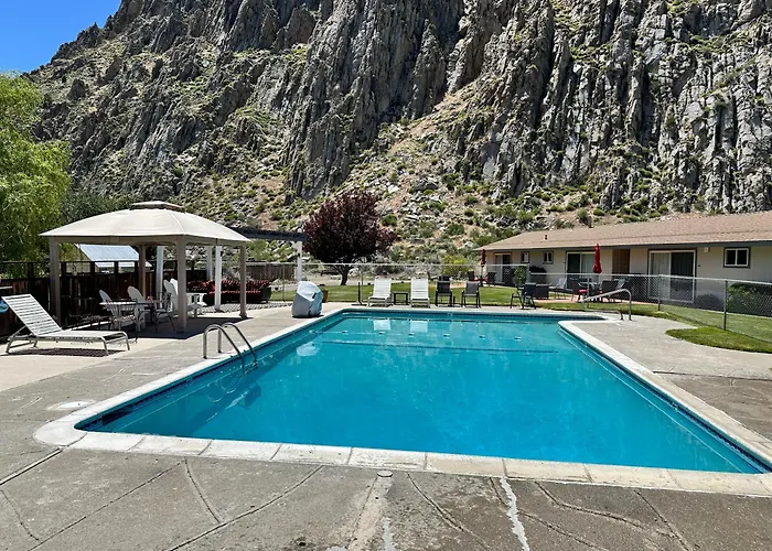 Meadowcliff Lodge Coleville
