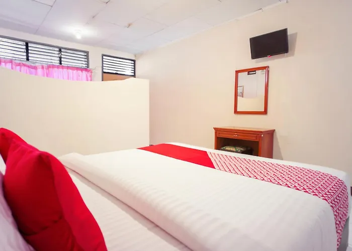 Oyo 2180 Vina Vira Hotel