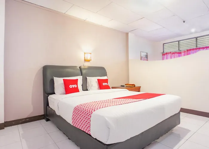 Oyo 2180 Vina Vira Hotel