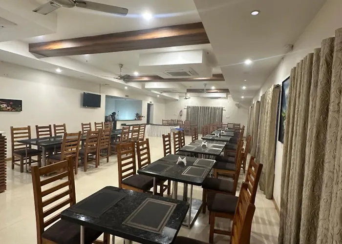 Hotel Gokulam Grand