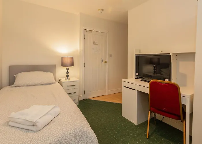 Ricky Road Guest House - Budget