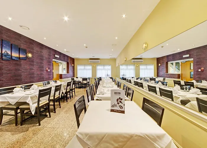 Oyo Bostons Manor Hotel, Hanwell London