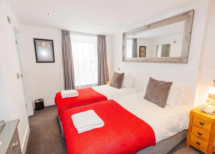Carlton Hotel