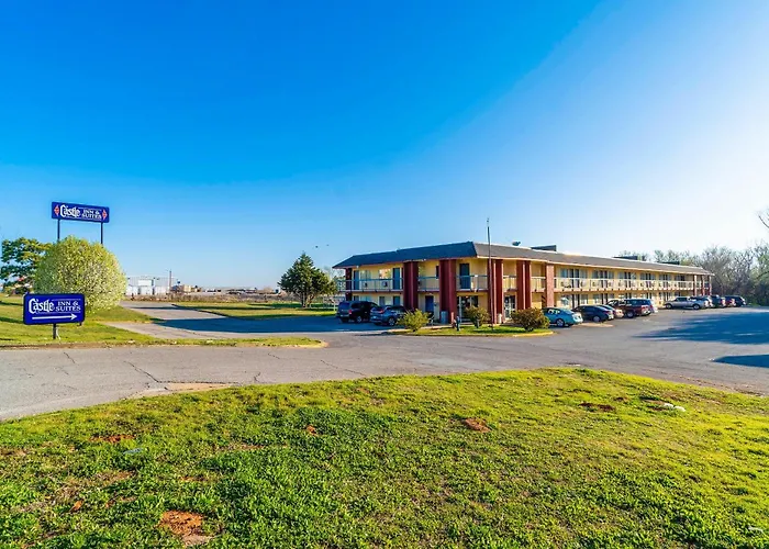 Castle Inn & Suites By Oyo Chickasha