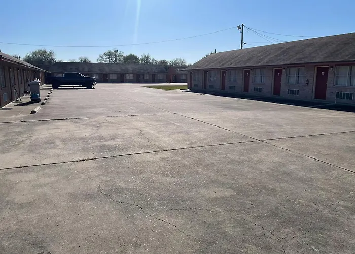 Lakeside Inn & Suites By Oyo Mathis I 37