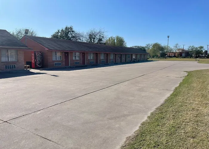 Lakeside Inn & Suites By Oyo Mathis I 37