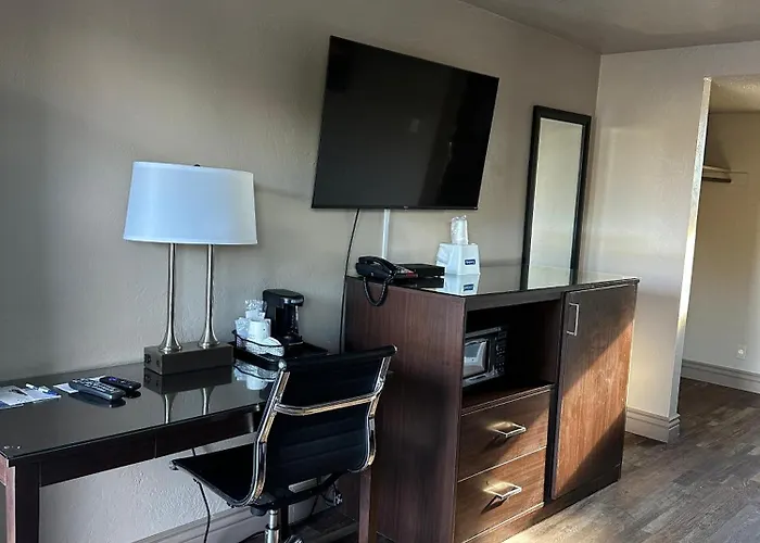 Travelodge By Wyndham Florence