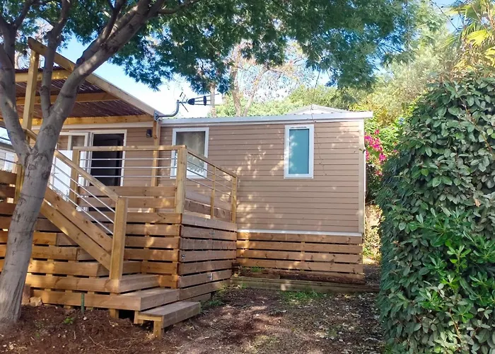 Mobil-Home Recent De 2025 A Camping Domaine L'Ile D'Or A Saint Raphael