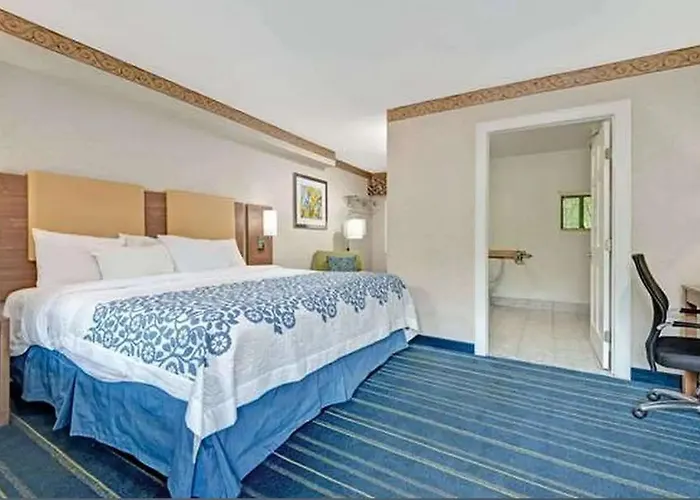 Ridgefield Motor Inn