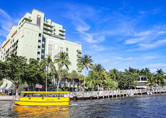 Riverside Hotel